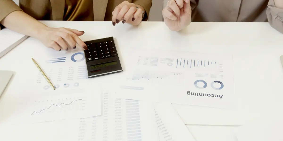 Team reviewing benefit options together